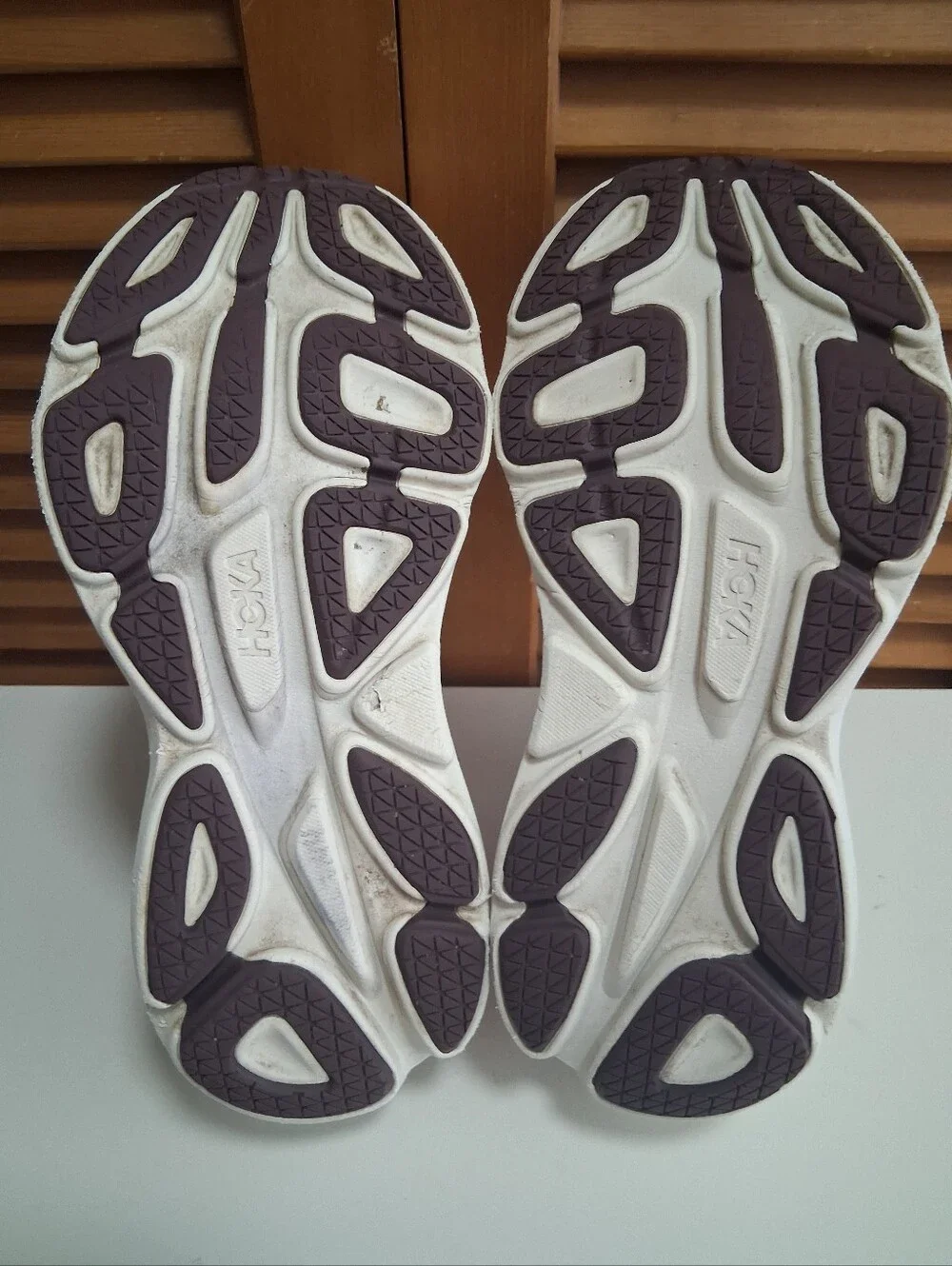 Hoka questions leave